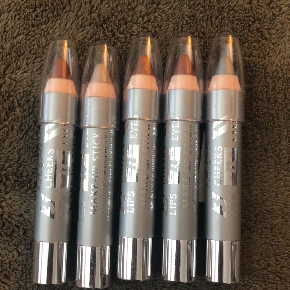 Set of five three and one lips cheeks and eyes